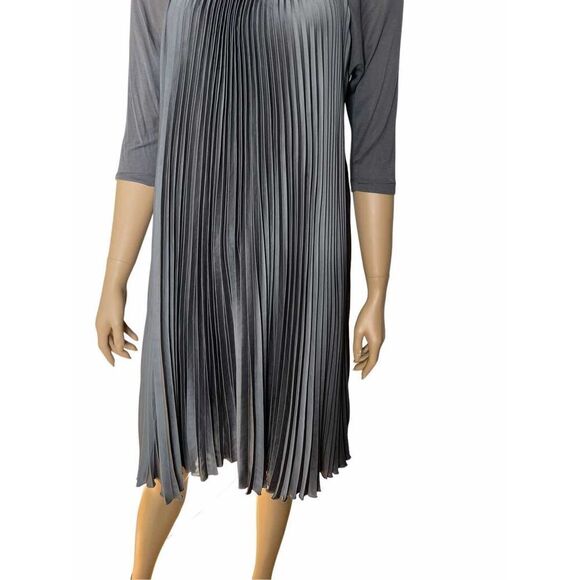 BCBG Maxazria pleated Gray Midi dress M (027) - Picture 3 of 11